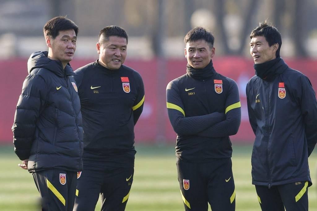 李霄鹏背锅成定局，邵佳一执掌国足剑指亚洲杯八强