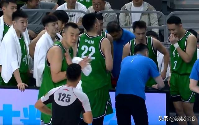 韩德君4中4砍10+7！末节体力不支主动下场引热议