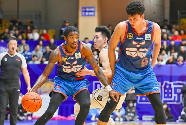 CBA新动态：广东宏远锁定第四外援萨姆纳，王薪凯告别新疆男篮