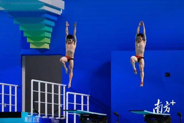 广东队谢思埸/黄博文勇夺十五运会跳水男子双人3米板金牌