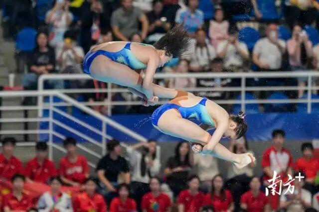 十五运会跳水女子双人10米台：陈芋汐/掌敏洁夺冠，全红婵/王伟莹获第五