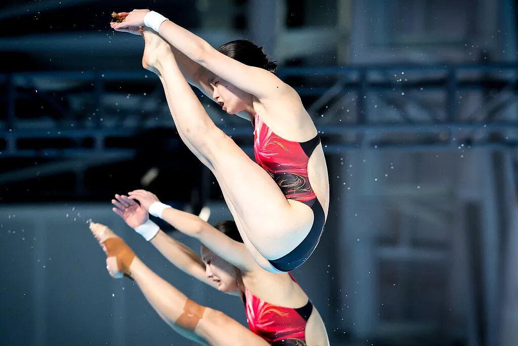 上海组合陈芋汐/掌敏洁勇夺全运会女子双人10米台金牌