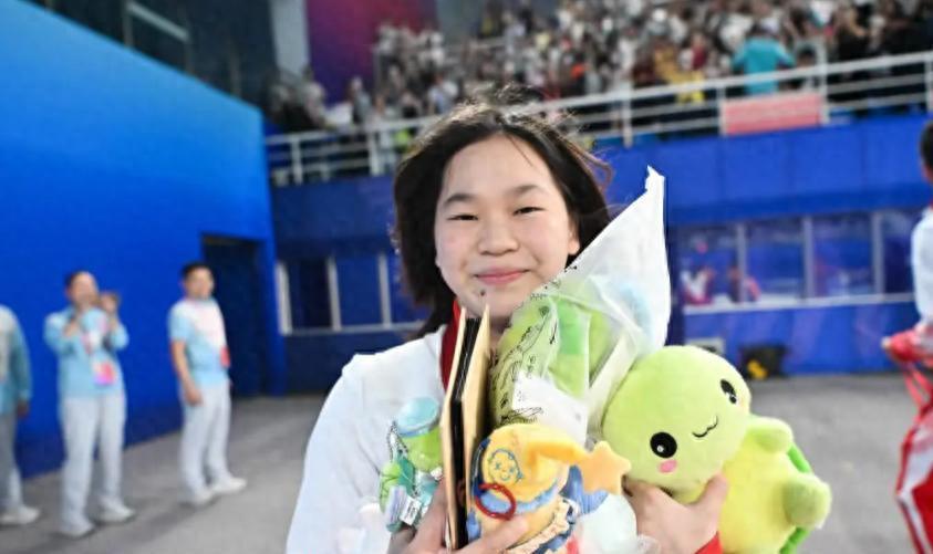 全红婵收官战，预赛不敌陈芋汐组合，差值过大，陈若琳教练着急了