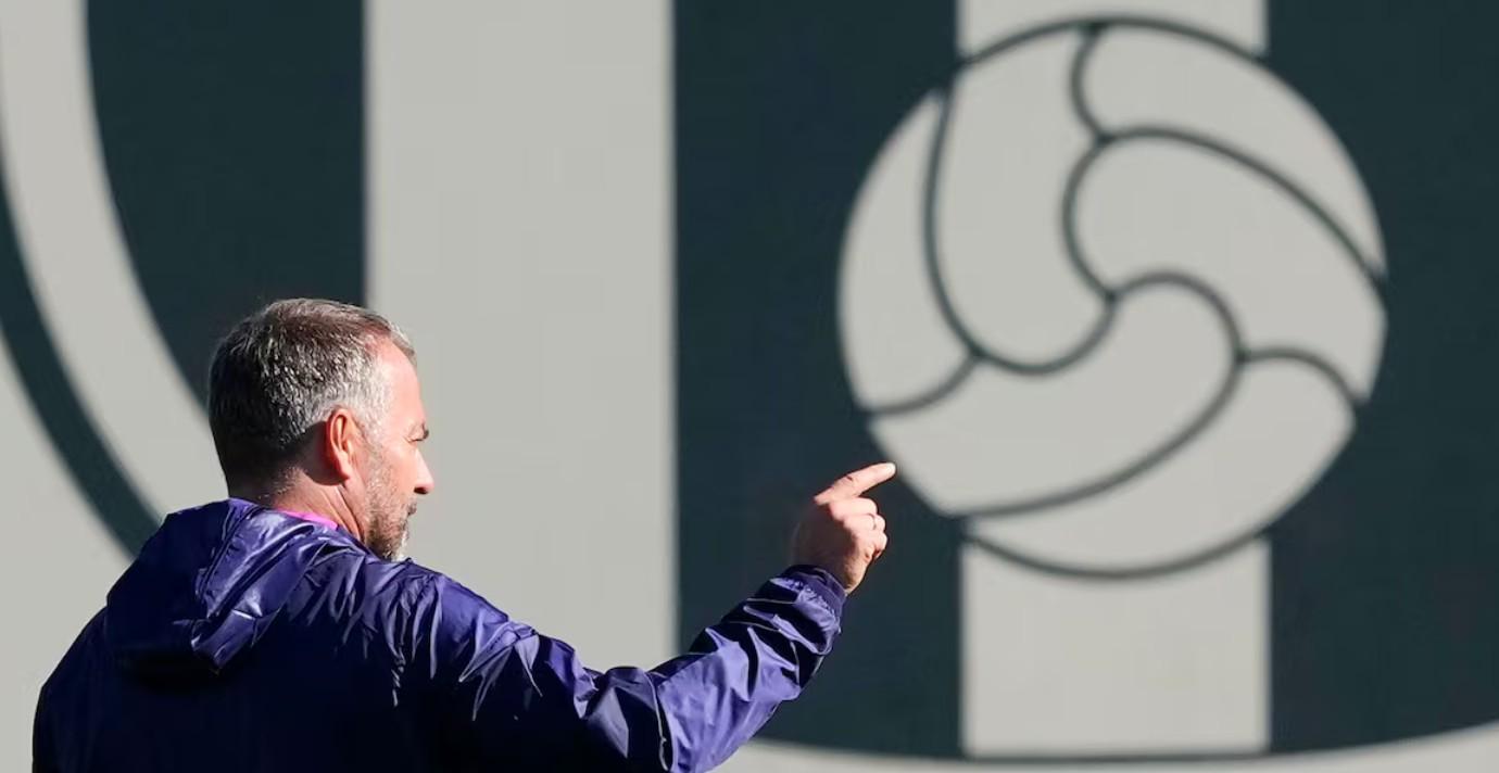 阿斯：巴萨本赛季球场外事务增多，弗里克比上赛季更加情绪化