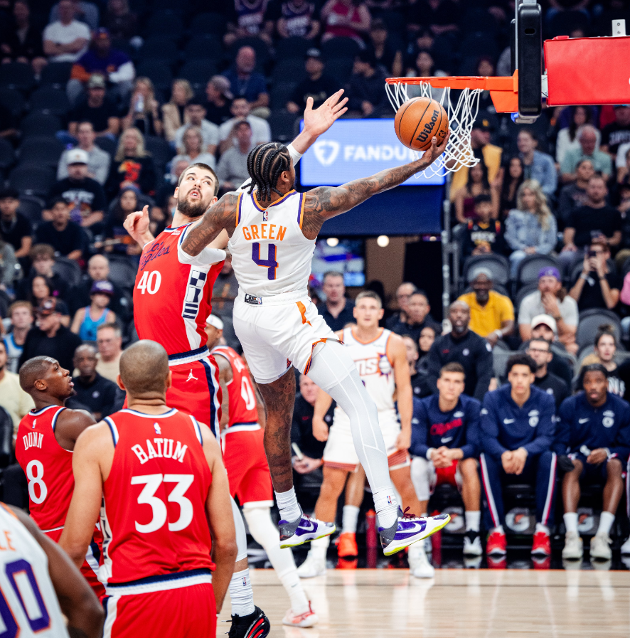 格林太阳首秀狂轰29+6三分！快船三连败 布克祖巴茨双星闪耀