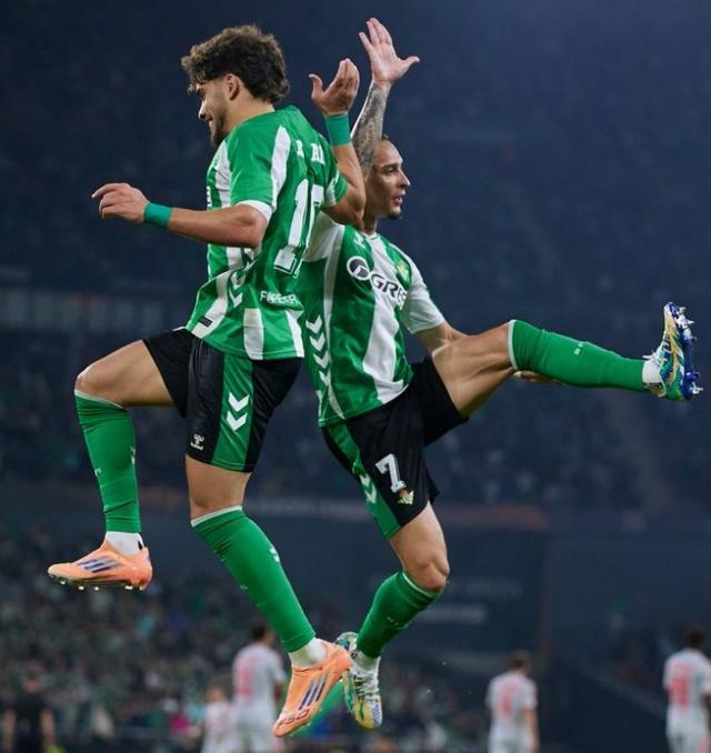 安东尼豪言：皇家贝蒂斯剑指欧联杯决赛，重披巴西战袍成终极目标