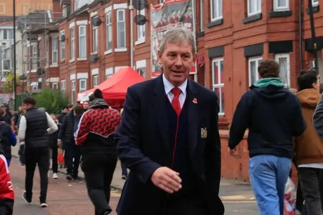 曼联主帅阿莫林