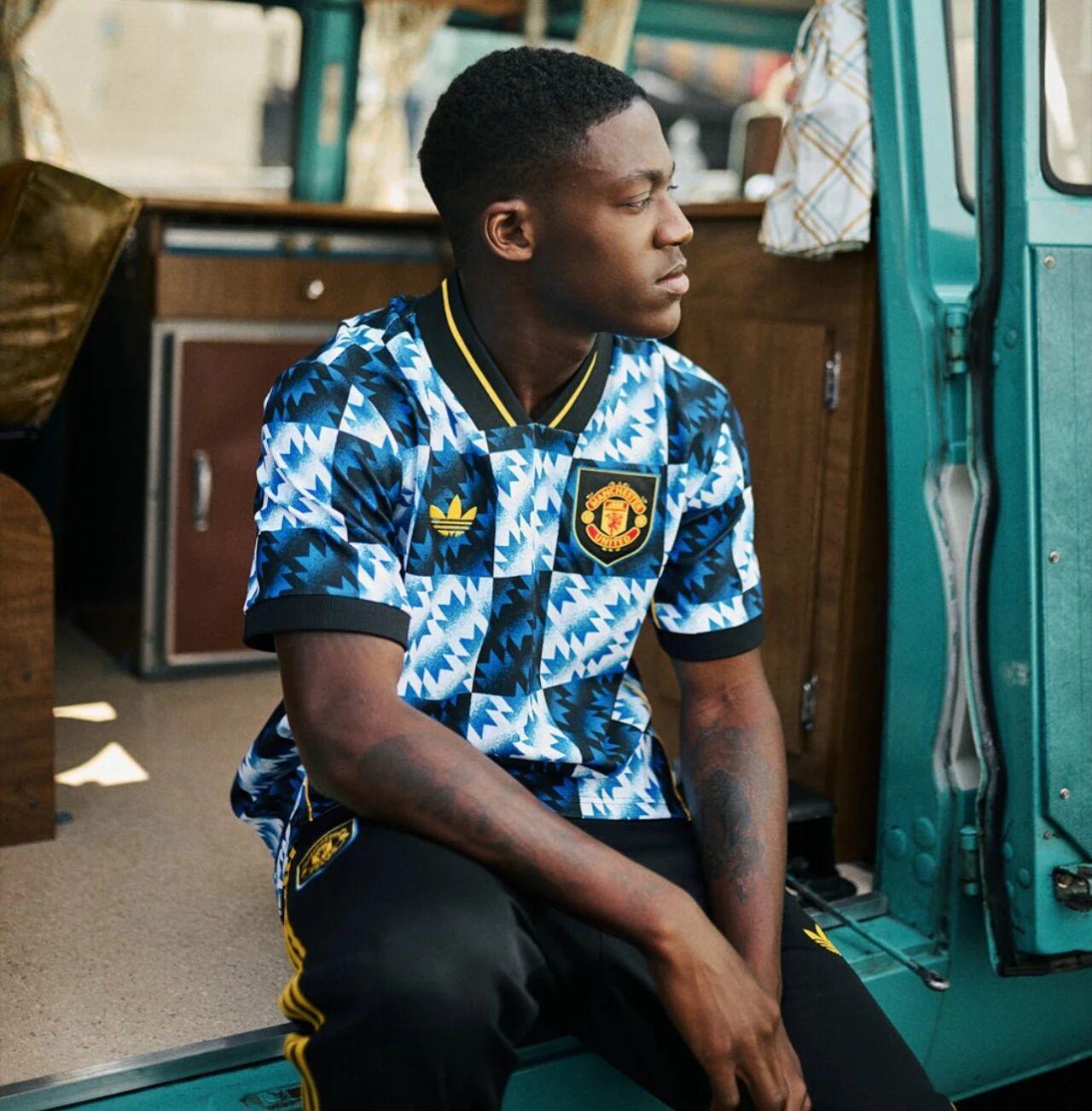 曼联新星梅诺冬窗欲离队，意甲英超两队争相邀约