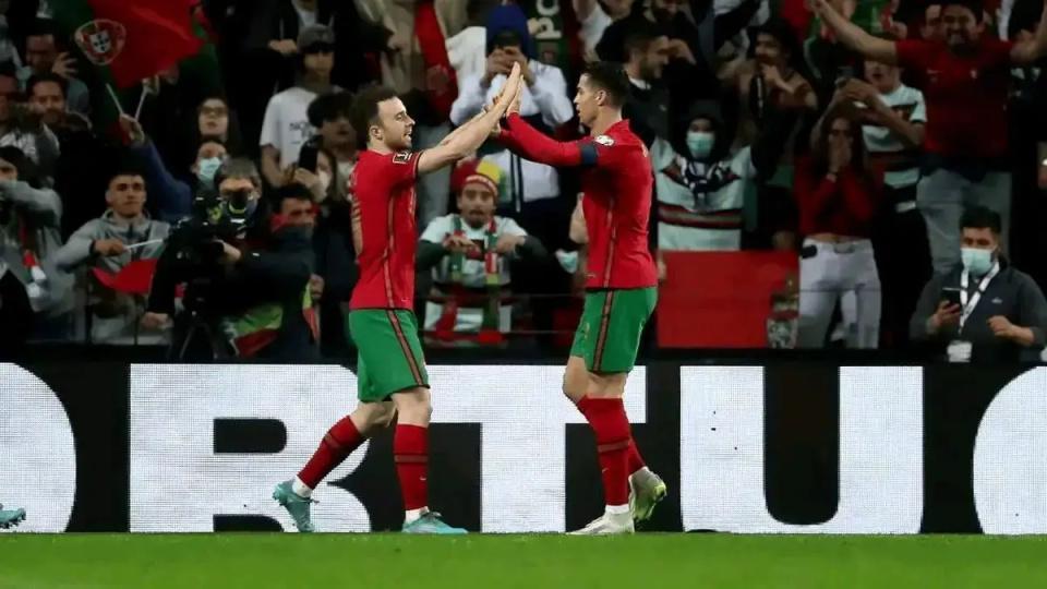 C罗缺席若塔葬礼真相：父亲离世后不再出席，坦言不惧外界批评