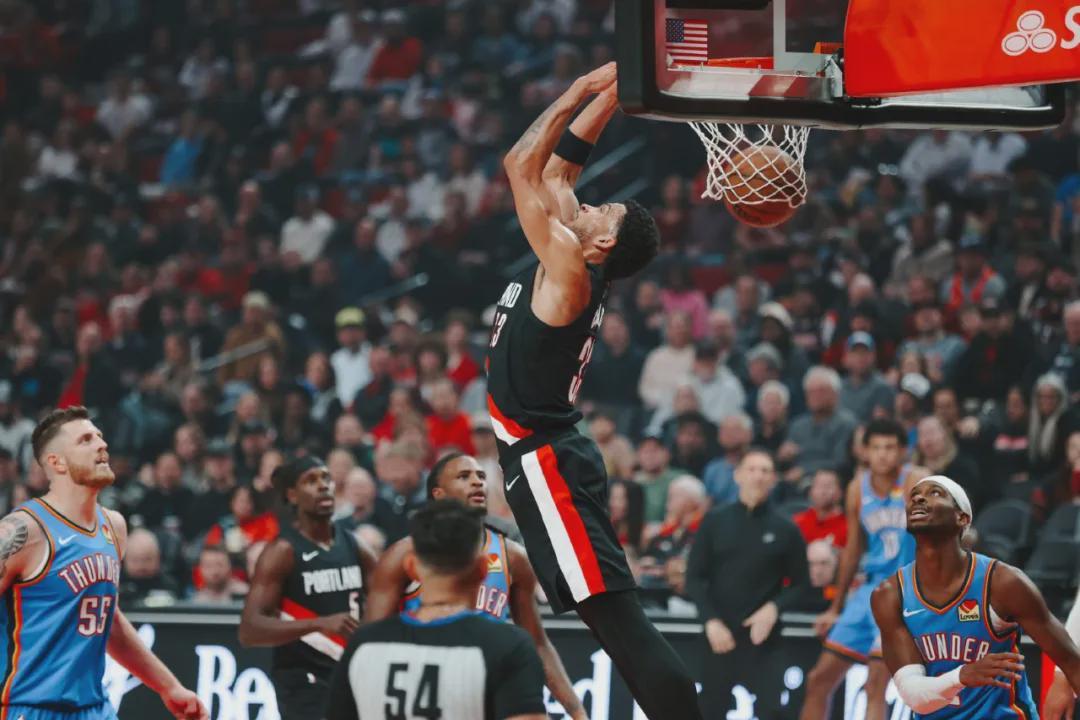 开拓者掀翻联盟第一雷霆！杨瀚森连续三场被雪藏引热议