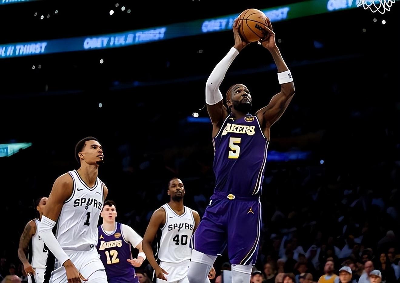 湖人内线核心艾顿：教练信任防守，雷迪克助力培养冠军心态