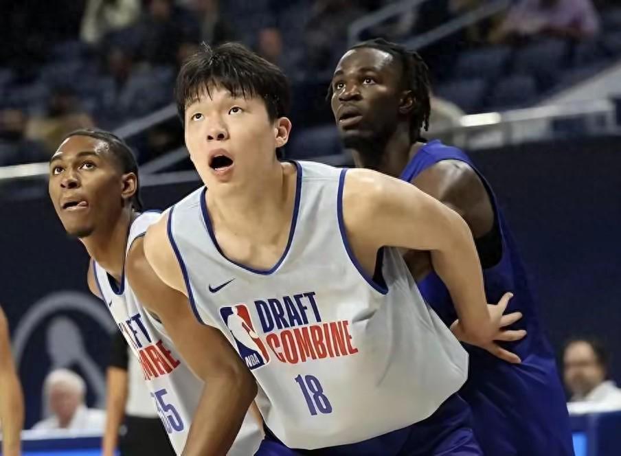 杨瀚森未被开拓者放弃！高层与主帅表态，翻译揭秘训练内幕