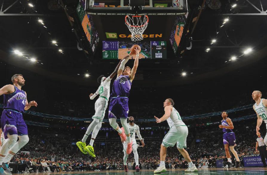 爵士绝杀凯尔特人！基扬·乔治31分，努尔基奇0.6秒补篮制胜