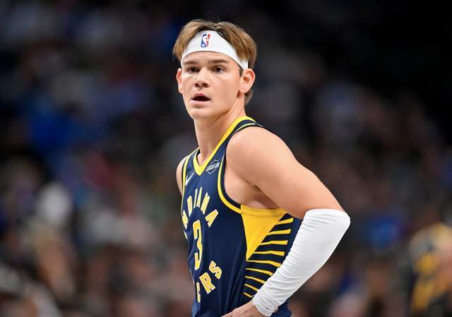 NBA一夜动态：湖人伤情与裁判争议，勇士库里感冒缺席