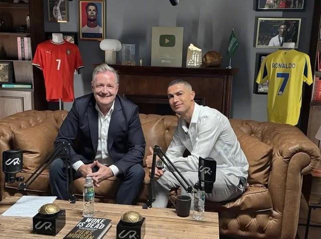 球迷讨论C罗言论