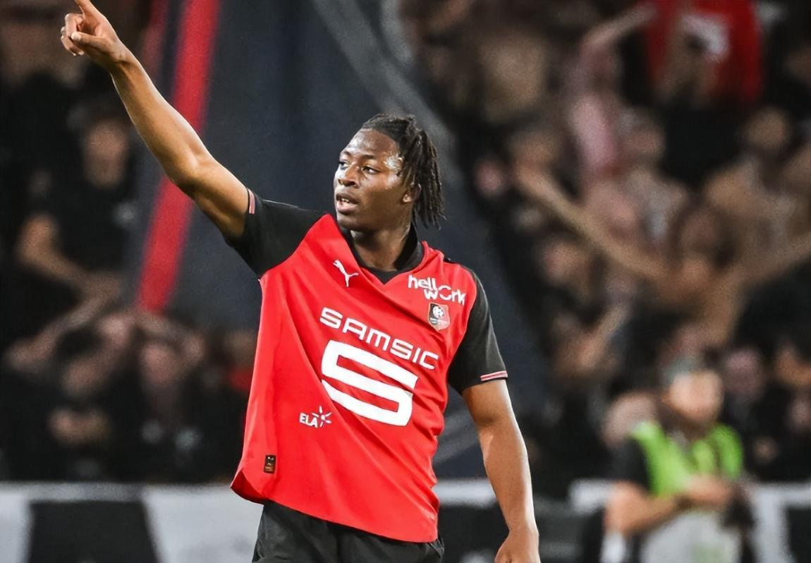 18岁法甲天才中锋梅特崛起，五大豪门竞相争夺