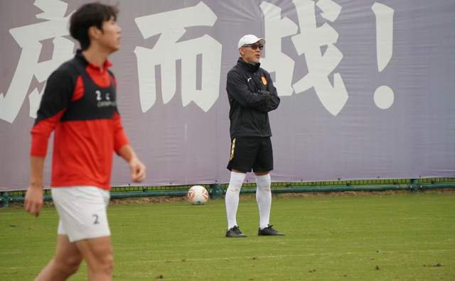 重庆铜梁龙冲超关键战：张外龙去留待定，向余望破局