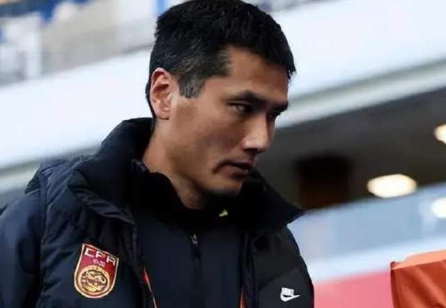 国足选帅内幕：邵佳一执教意愿强烈，高呼声土帅未参选