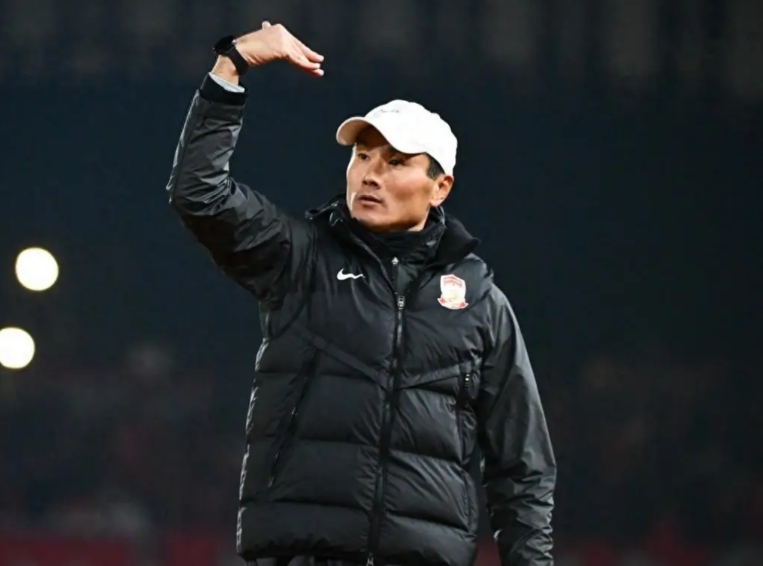 中国足协选帅风波：三次失权，邵佳一“空降”背后的隐情