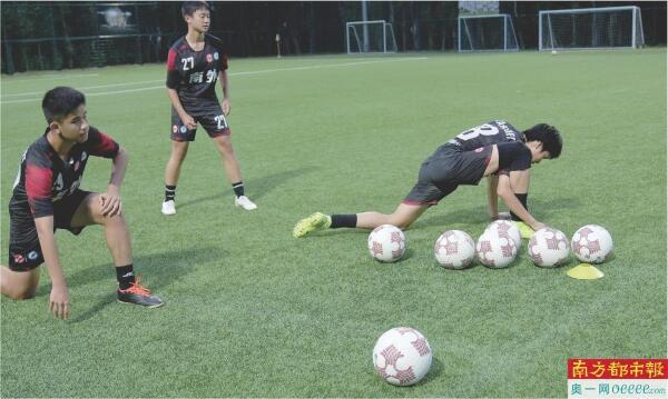 南外高中足球队3个月夺双冠：夺冠后如何保持初心再突破