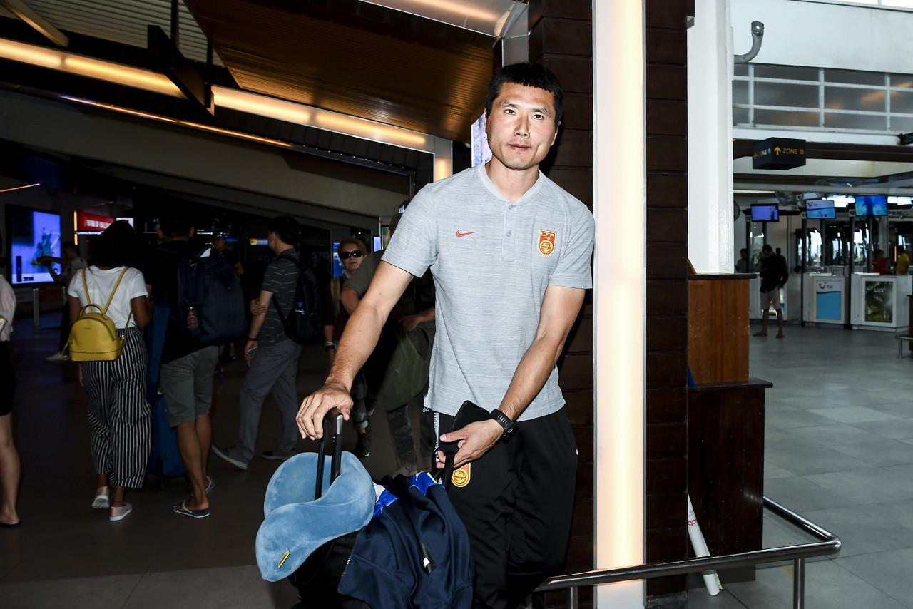 国足新帅邵佳一三把火：力推新星，重用塞鸟，老将武磊或淡出