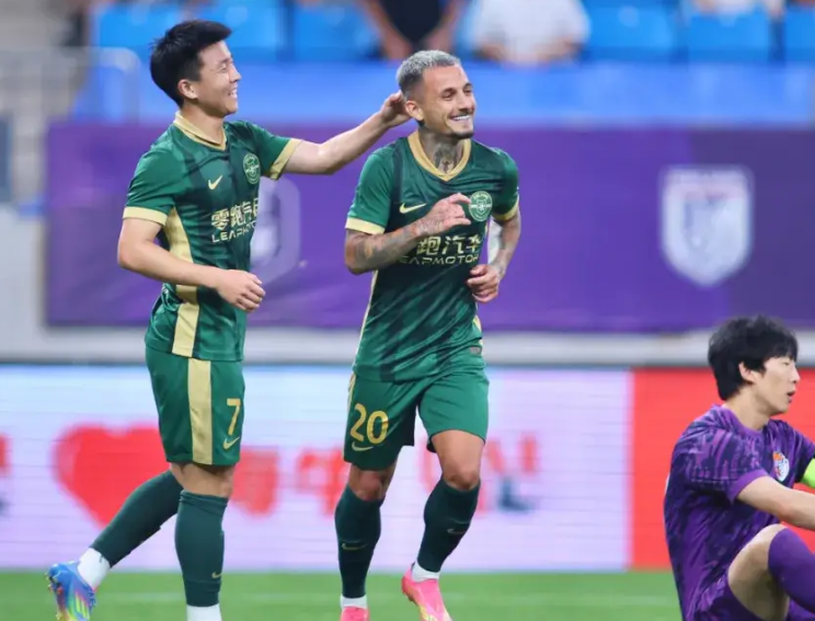 中超30岁球星米特里策退出国家队后状态低迷，遭罗马尼亚媒体批评