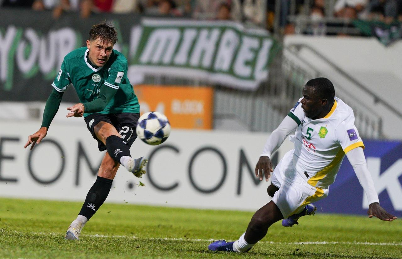 3-0大胜！北京国安亚冠首胜复仇港超，塞鸟双响助队升至第3