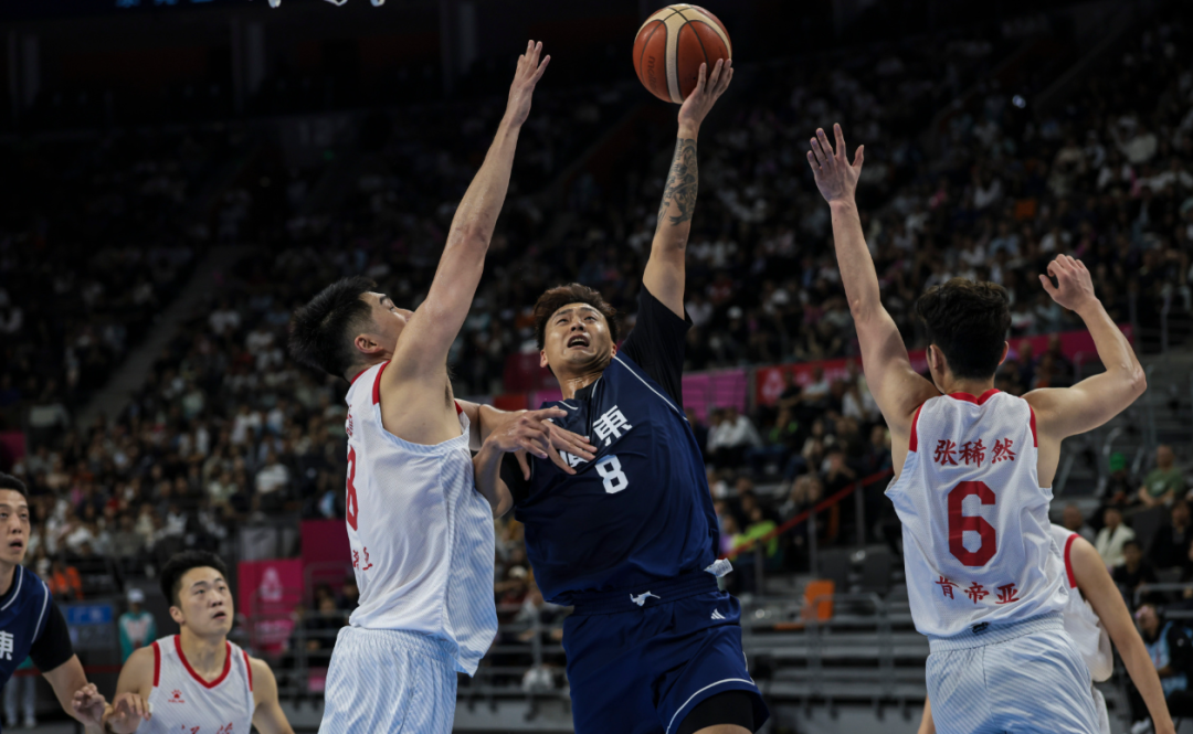广东男篮险胜江苏！徐杰爆发成关键，杜锋点出四大问题球员