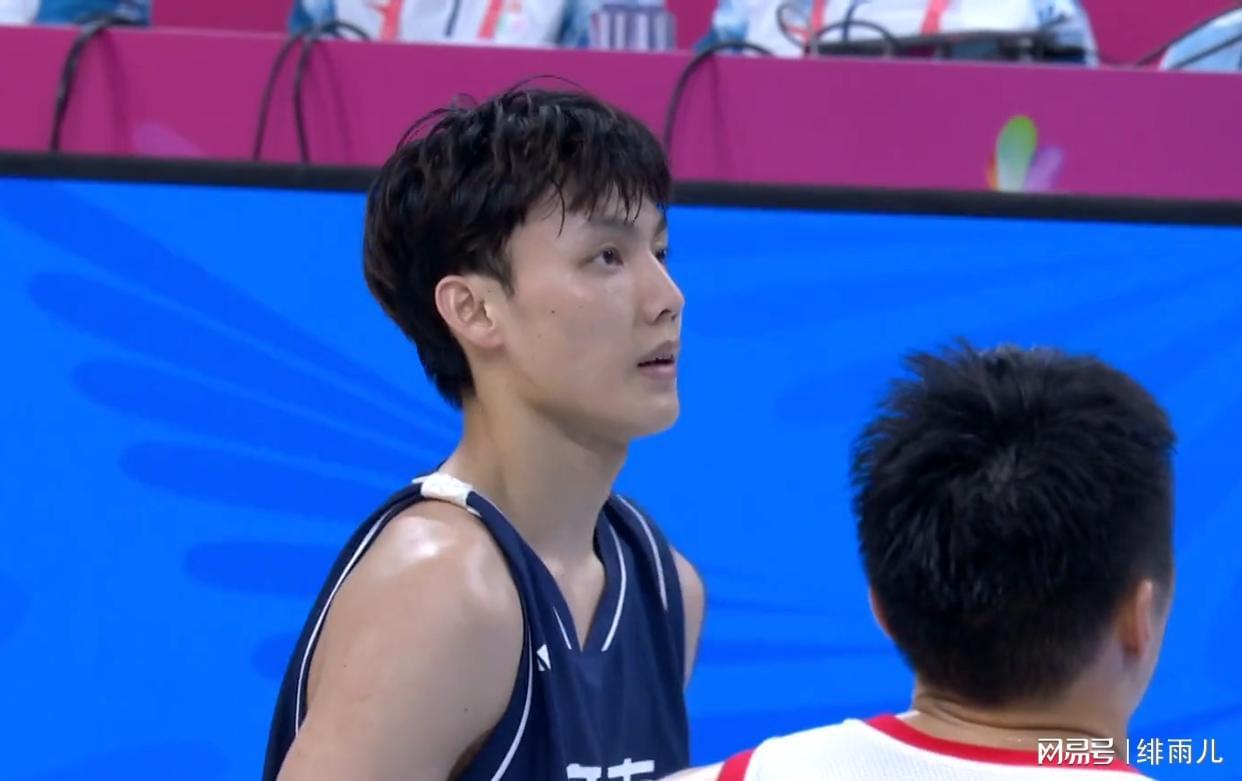 杜锋变阵显奇效！广东男篮逆转江苏，徐杰成关键先生