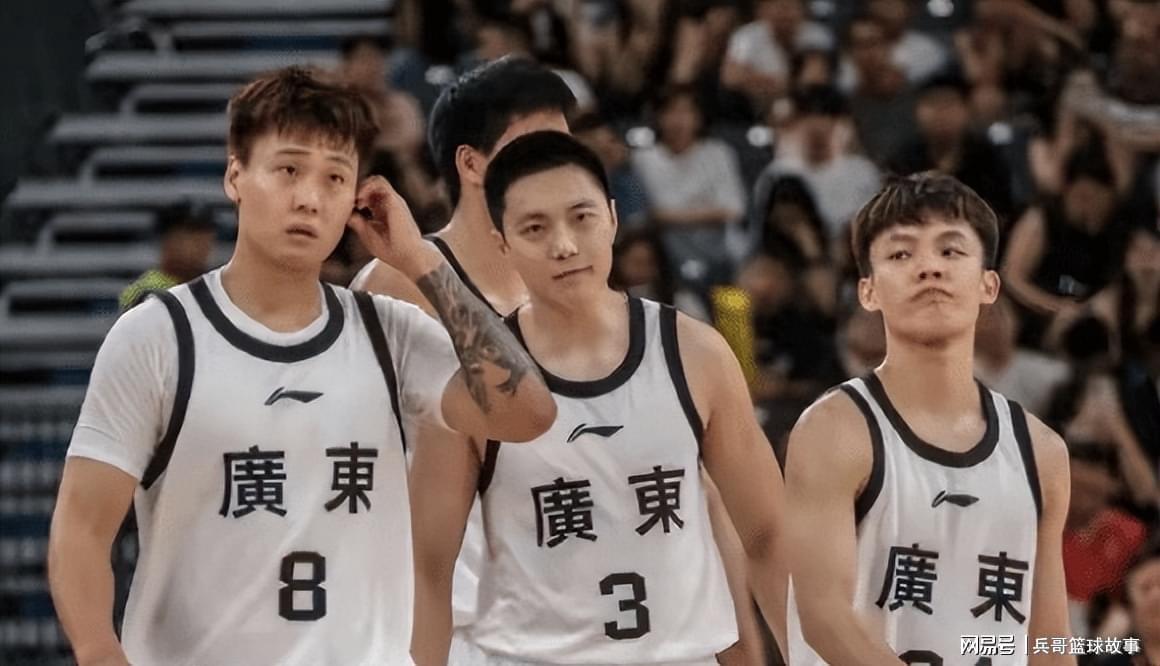 23分狂胜登顶！徐杰29分5助主宰赛场，胡明轩7中0成广东隐患