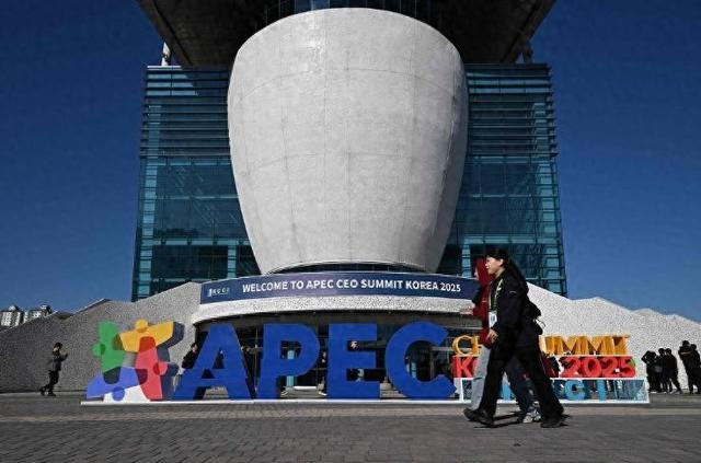 台当局设参会条件遭拒，外交部两句话回应引热议