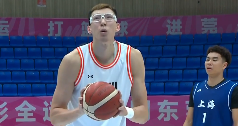 全运会男篮：四川82-63大胜上海 4连胜头名晋级八强