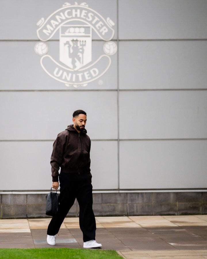 曼联明年6月开放卡灵顿基地一日游，预计单日收入达10万英镑