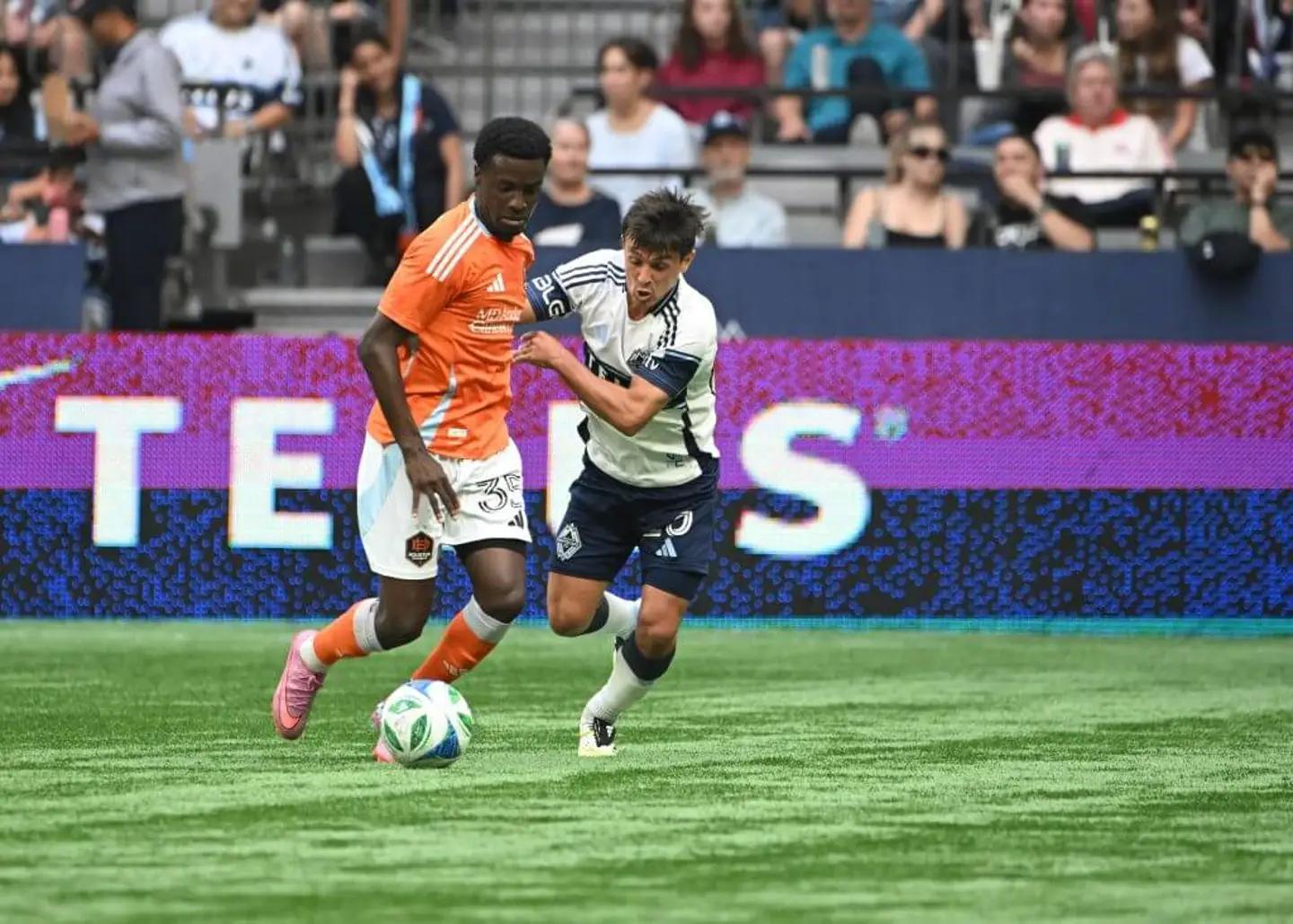 休斯顿中场新星雷恩斯引关注，尤文与城市集团争相接洽