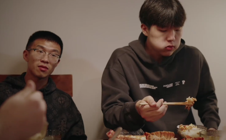 杨瀚森体重变化引热议，翻译刘禹铖：体脂未变，教练认可现状