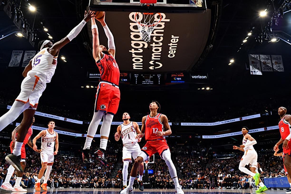 快船惨败背后：祖巴茨表现亮眼，问题或不在内线？