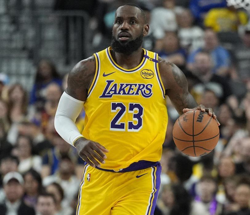 詹姆斯忠诚湖人！美记辟谣：离队传闻均为不实消息