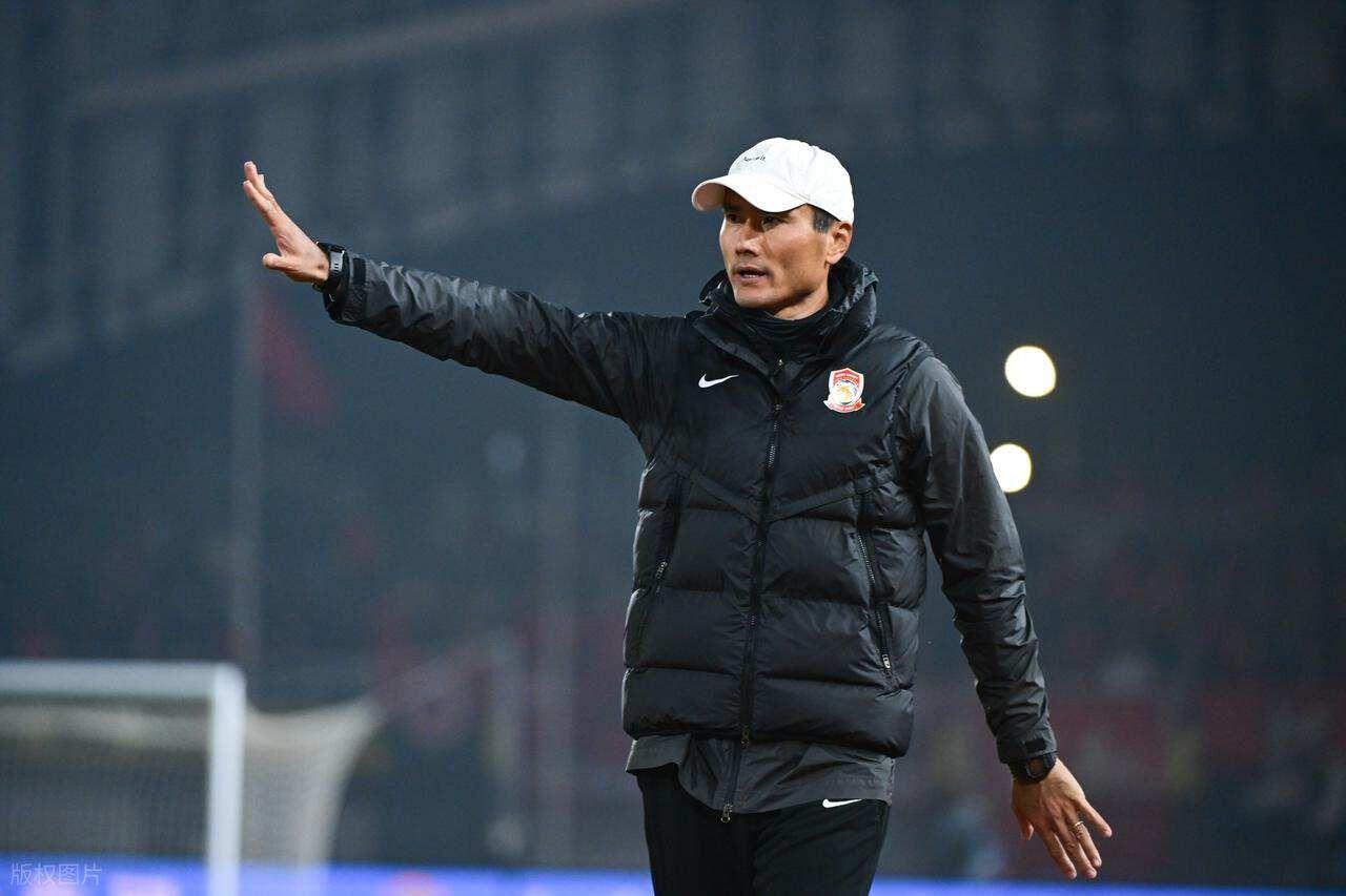 邵佳一执教国足年薪揭秘：远低于李铁时期引发热议