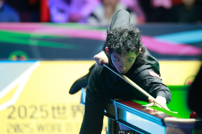 夺生涯首冠！吴宜泽10-6击败希金斯加冕斯诺克国锦赛冠军