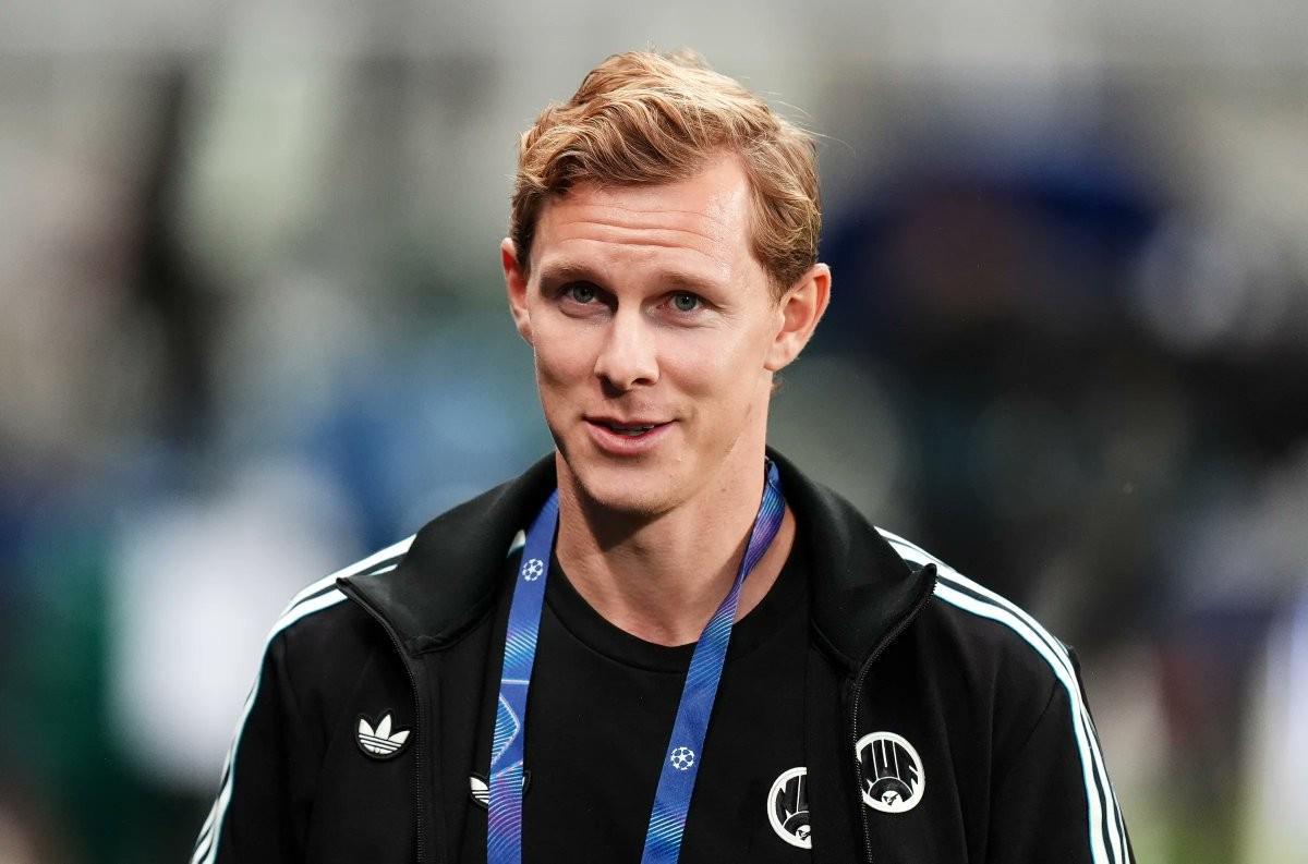 哥本哈根冬窗求购克拉夫特，纽卡主帅埃迪豪盼留人