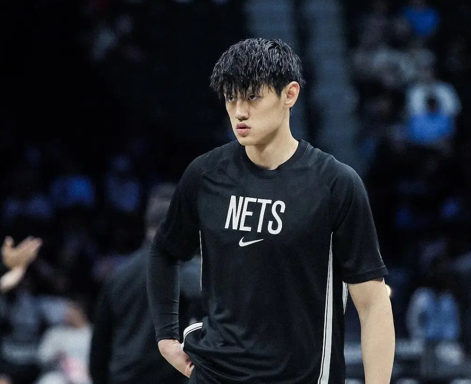 曾凡博确认出战世预赛！半年伤愈后状态回升，攻守两端备受期待