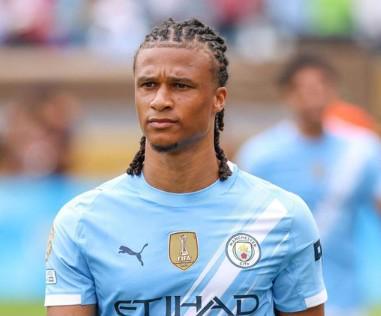 冬窗转会动态：国米、尤文、水晶宫争抢曼城后卫阿克