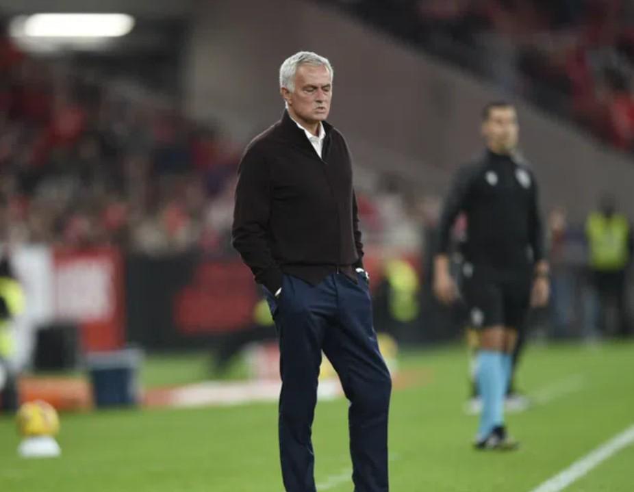 穆里尼奥赛后直言：平局主因在己，裁判VAR判罚存重大失误