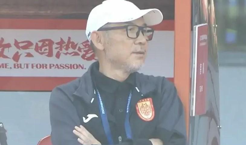 足球报独家：张外龙三年持续关注铜梁龙，冲超夜独坐感怀