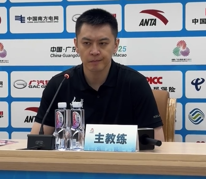 辽宁男篮晋级四强发布会：杨鸣盛赞专注度，全力备战广东强敌