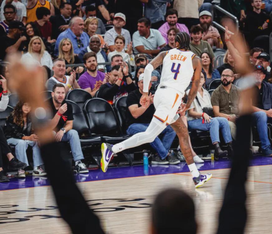 NBA常规赛：快船与太阳激战，比尔与保罗的职业生涯转折点