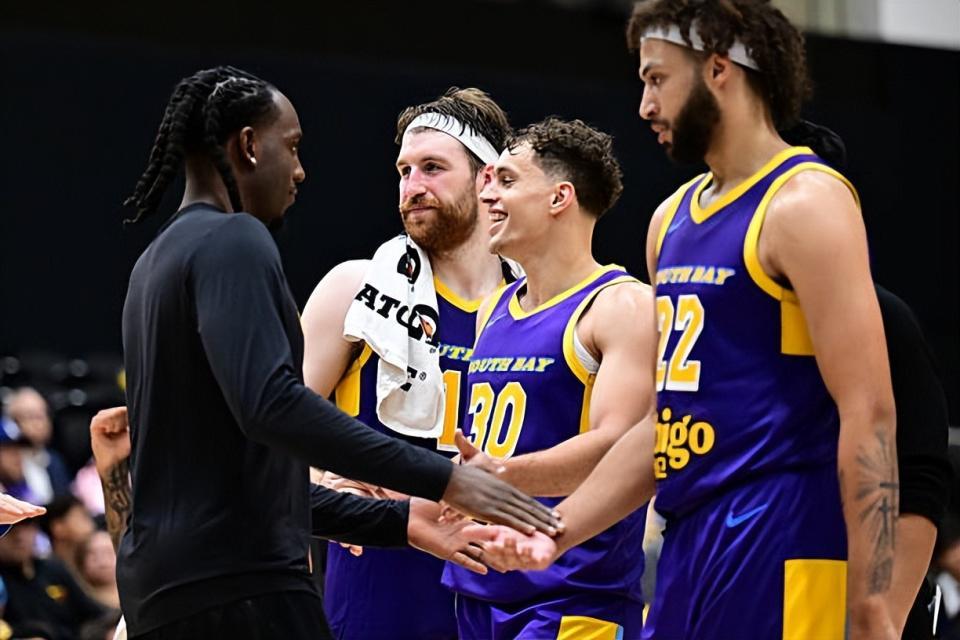 湖人侧翼新秀曼尼恩发展联盟狂砍31分，攻防全能引关注