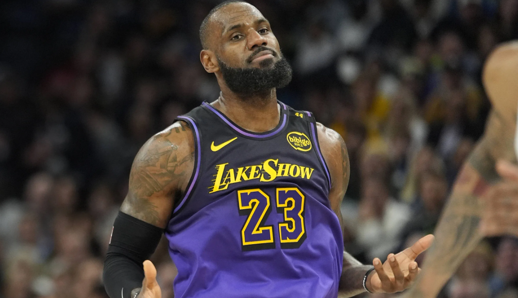 詹姆斯该打替补？皮尔斯与加内特观点激烈碰撞