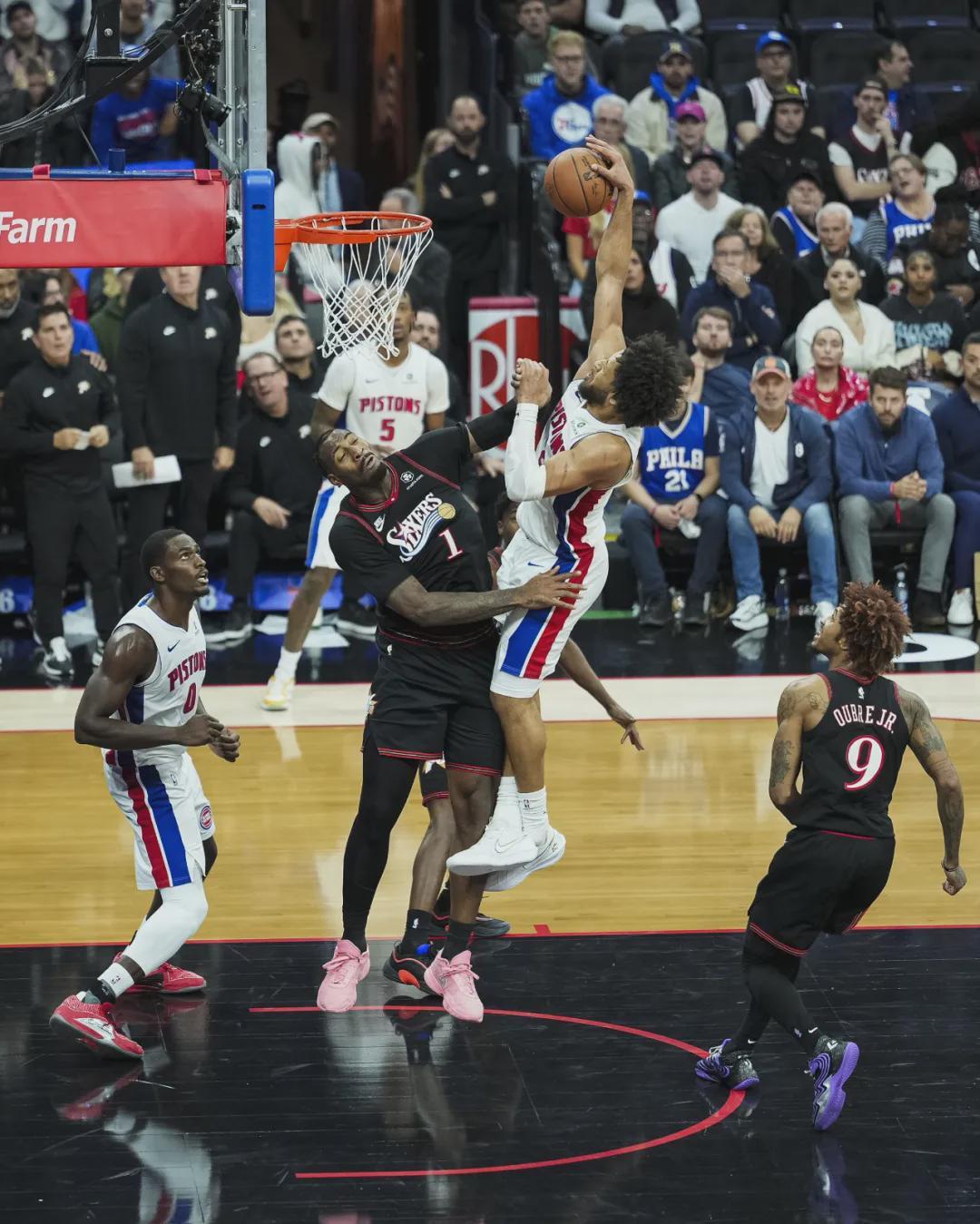 NBA东部格局巨变！活塞6连胜登顶，坎宁安杜伦成关键先生