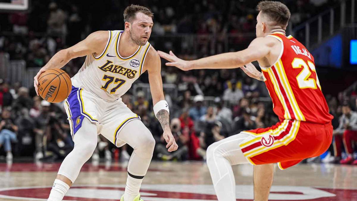 湖人vs老鹰：老鹰球迷用争议口号攻击东契奇，比赛细节全解析